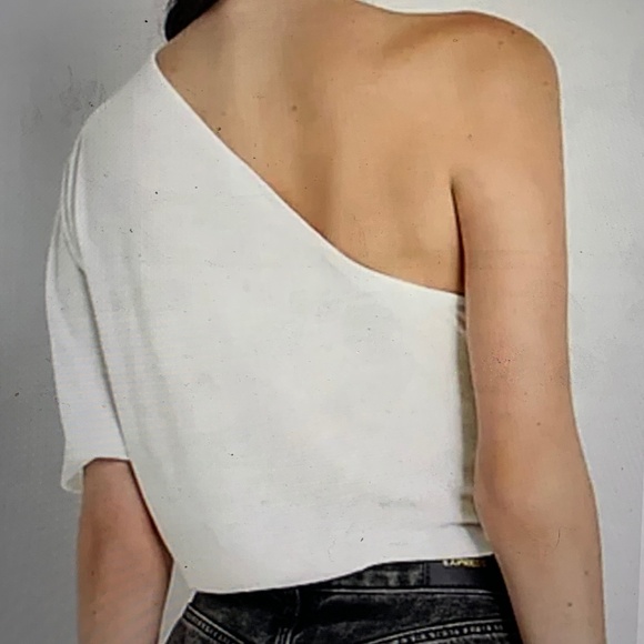 Express Small White One Shoulder Top pleated New with Tags NWT - Picture 3 of 3